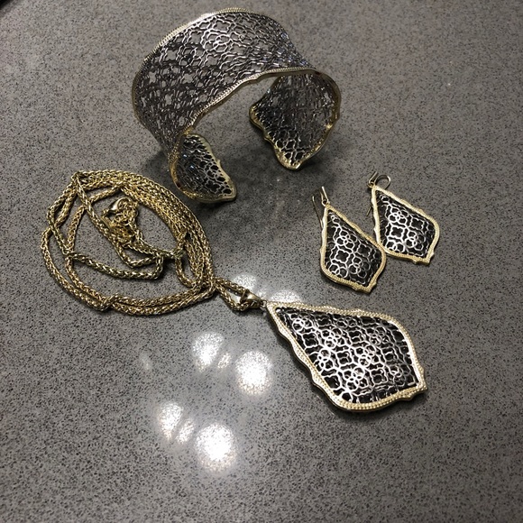 Kendra Scott Set - Picture 2 of 3